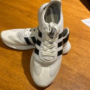 Adidas women’s size 7.5 great condition